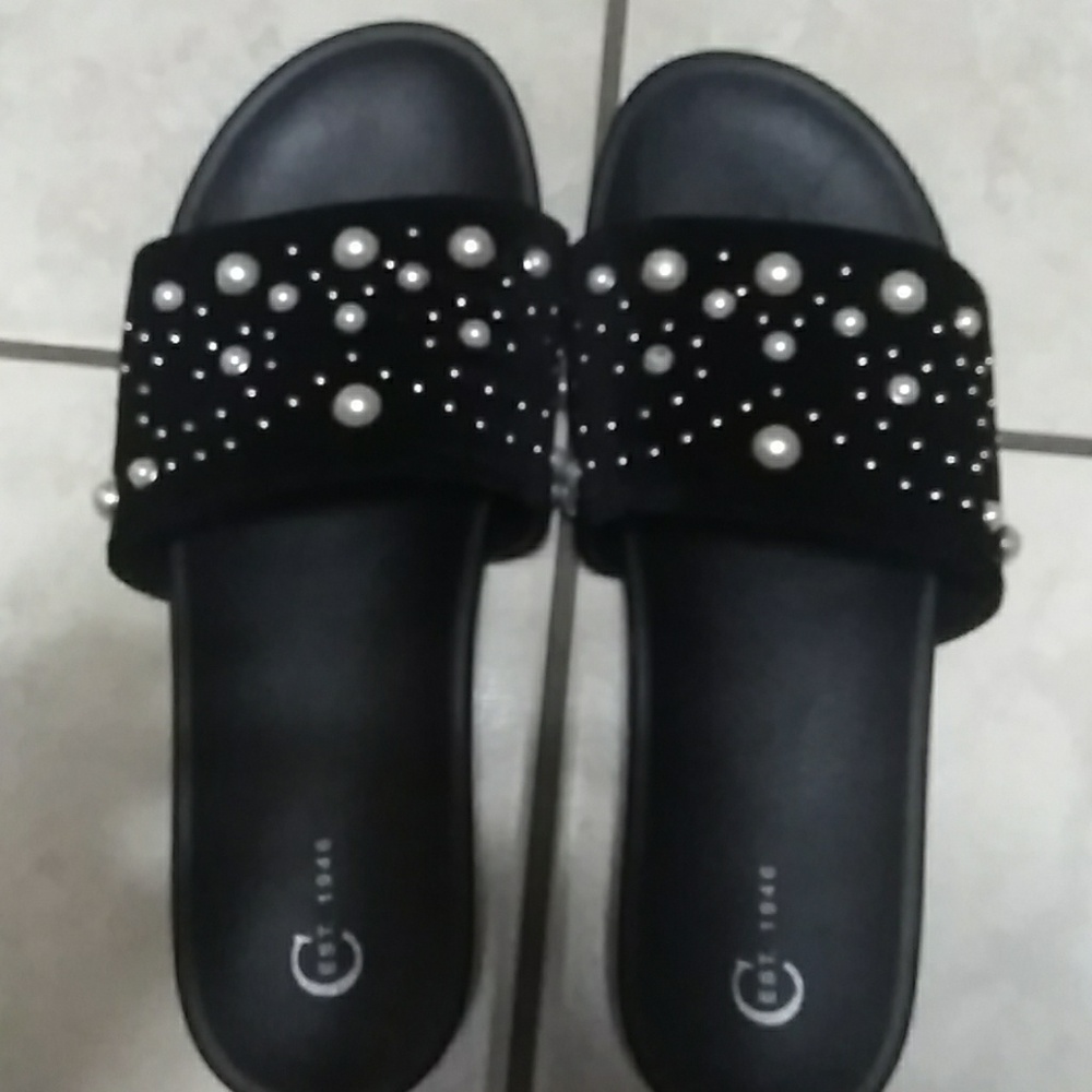 Pearl Slides Never Worn